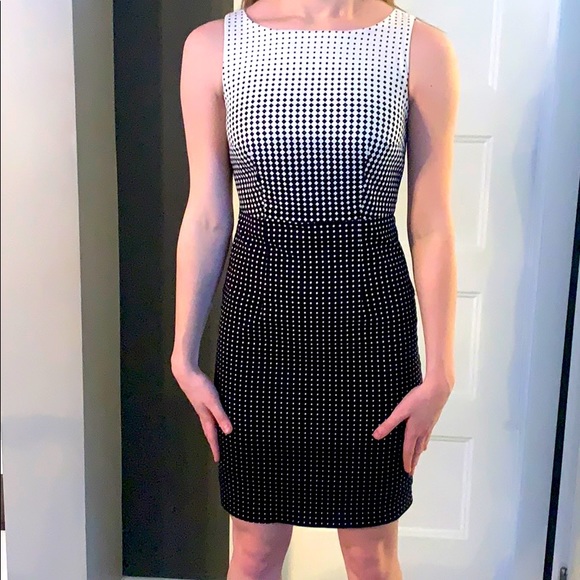 Dress white and black - Picture 2 of 3